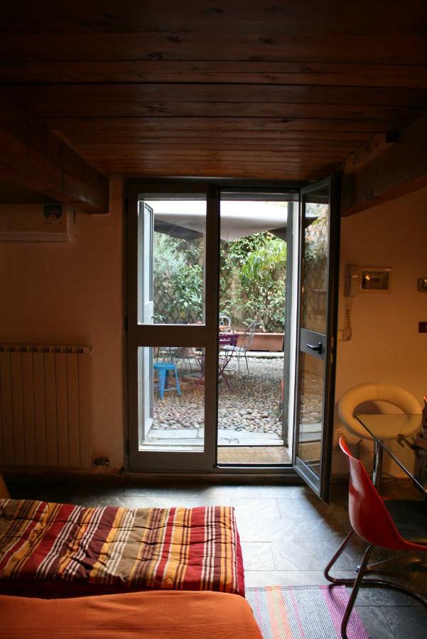 Central Apartment With Garden Milão Exterior foto
